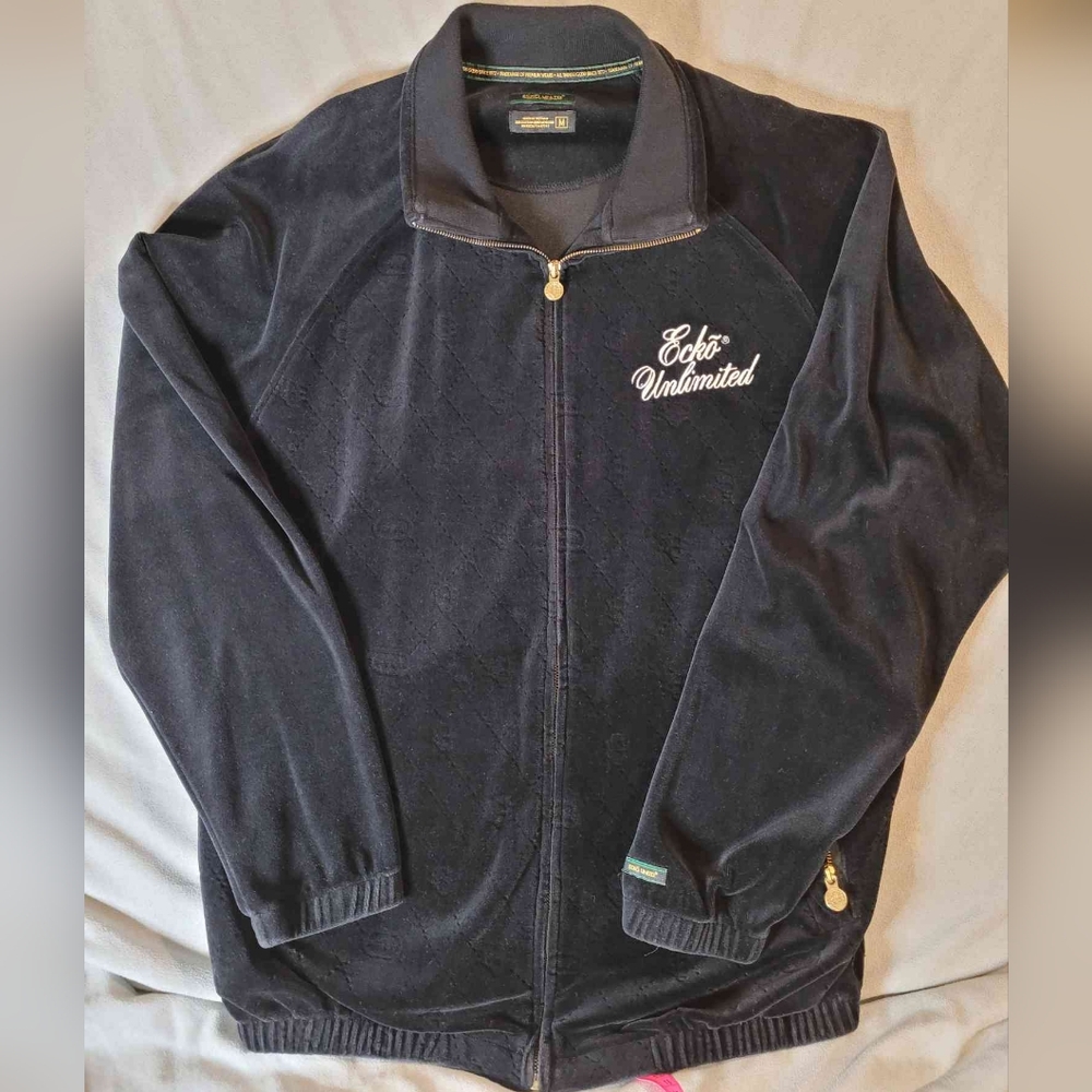 Ecko Unlimited jacket. Pre-owned. Size M. 30Lx24w. Clean. Baggy Fit. Streetwear